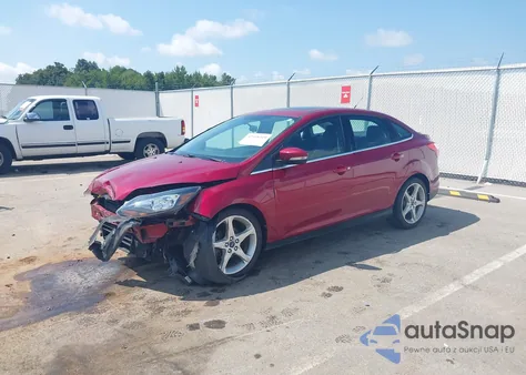 2013 Ford Focus Titanium z USA, uszkodzony, nr VIN 1FADP3J28DL380486
